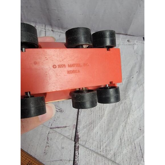 Vintage 1971 wood, wind up Toy construction Truck Mattel Made Hong Kong - Picture 5 of 7